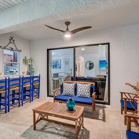 Modern Naples Oasis With Saltwater Pool And Spa!